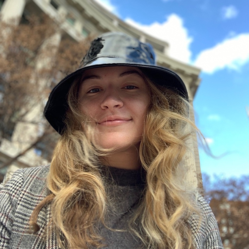 Meet your Posher, Olivia